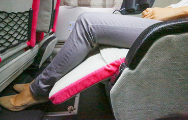 Mai Linh WILLER bus seat soft and gravity free leg rest