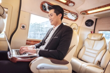 Premium limousine minibus
