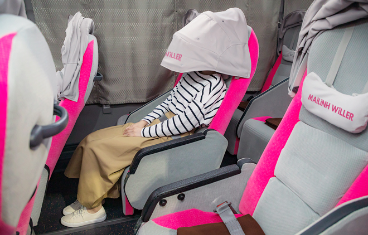 Ghế vòm che mặt khi ngủ trên xe Sakura của Mai Linh WILLER